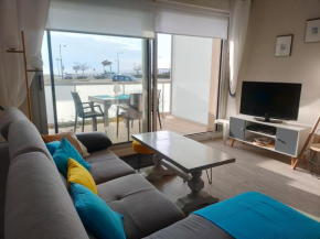 Appartement 2 chambres face océan, proche commerces, balcon, parking privé, parfait pour 4 personnes - FR-1-323-492